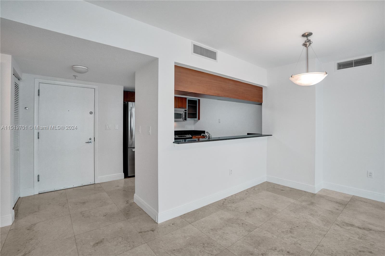 1800 CLUB CONDO - Residential Lease