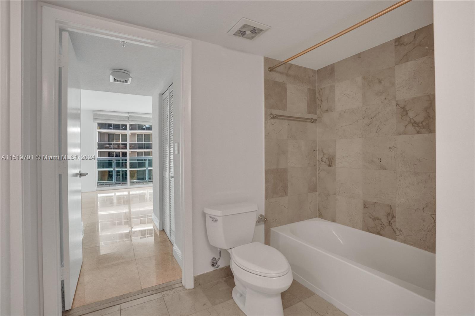 1800 CLUB CONDO - Residential Lease