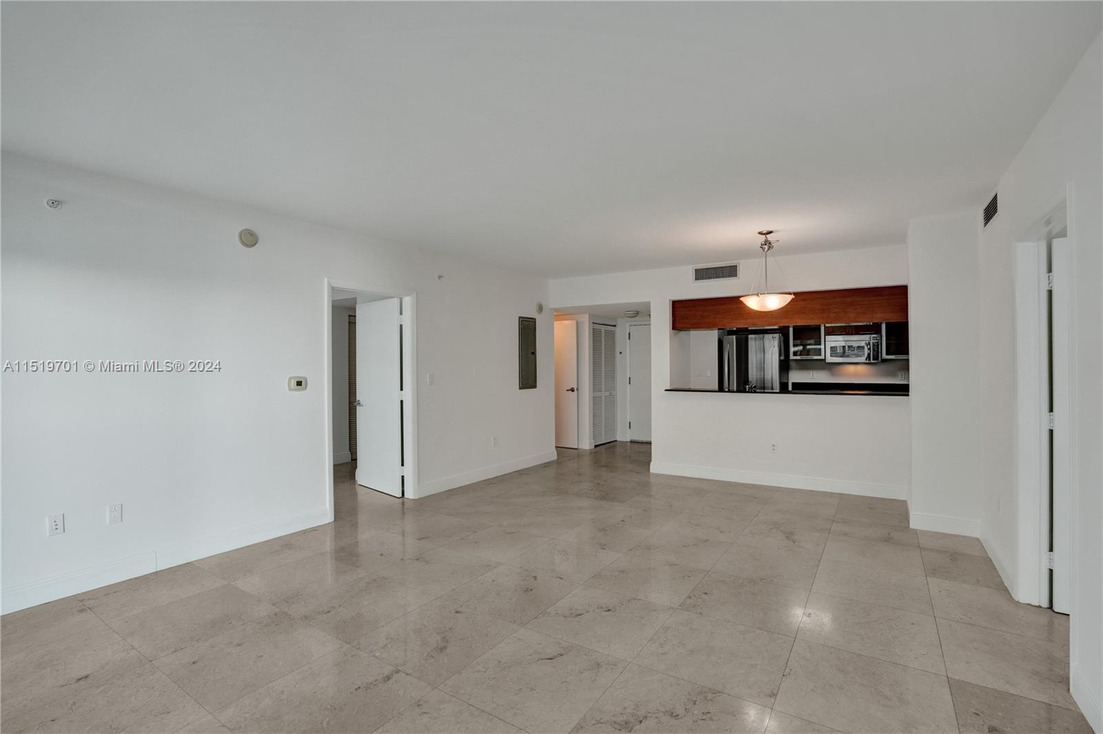 1800 CLUB CONDO - Residential Lease
