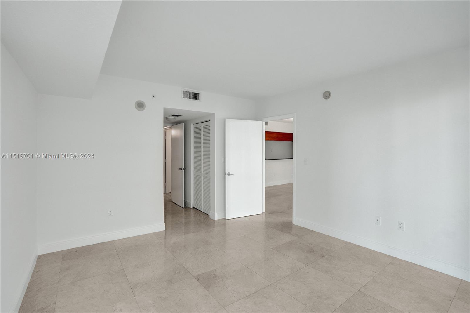 1800 CLUB CONDO - Residential Lease