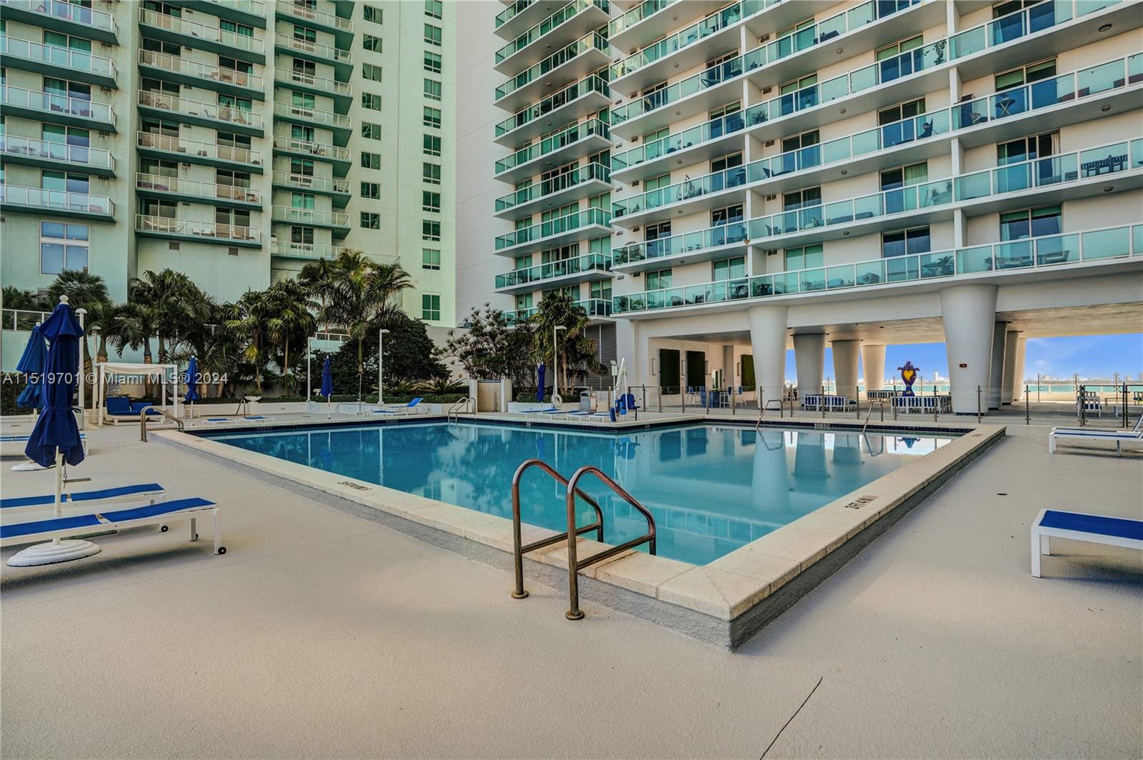 1800 CLUB CONDO - Residential Lease