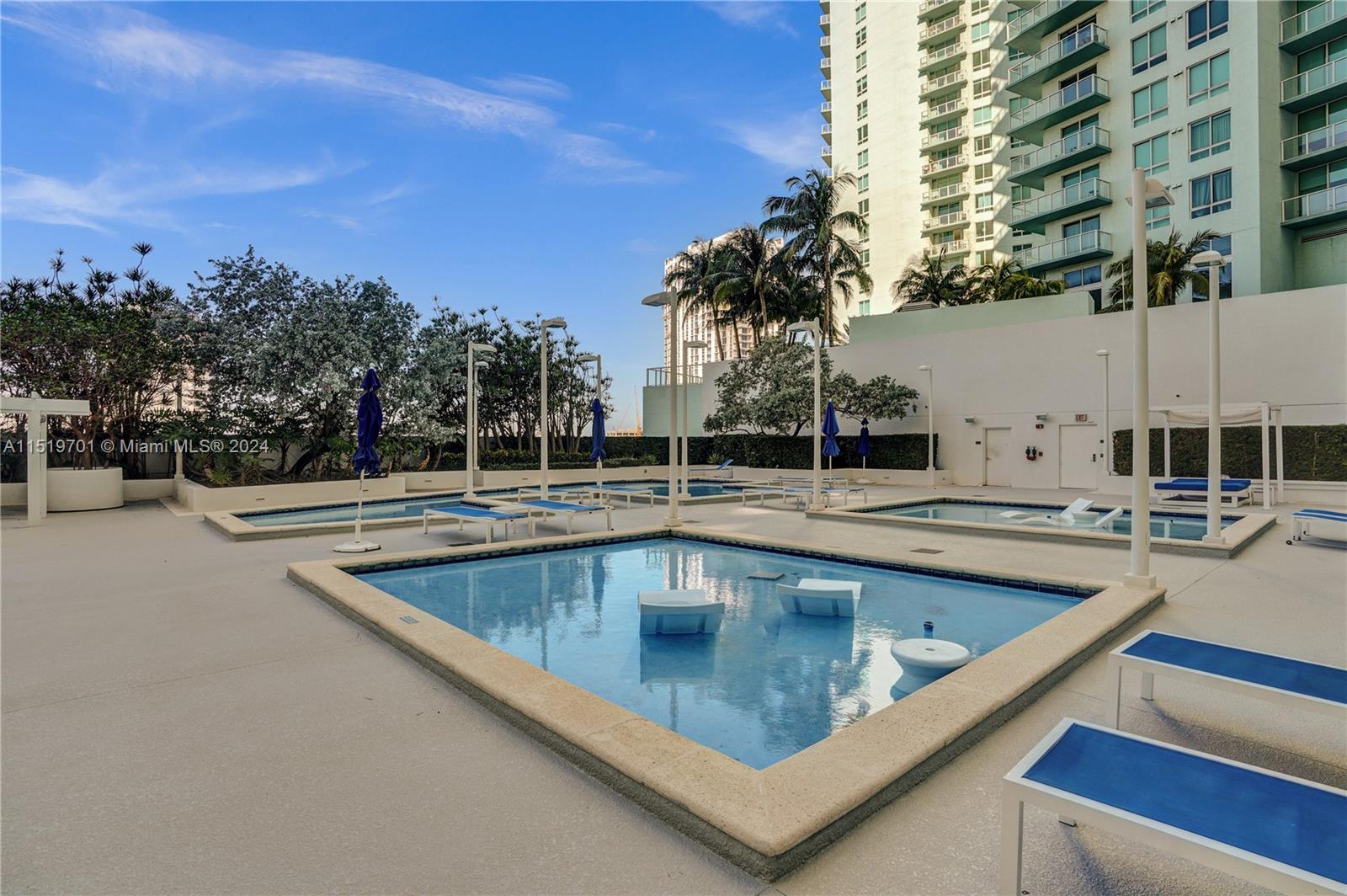 1800 CLUB CONDO - Residential Lease