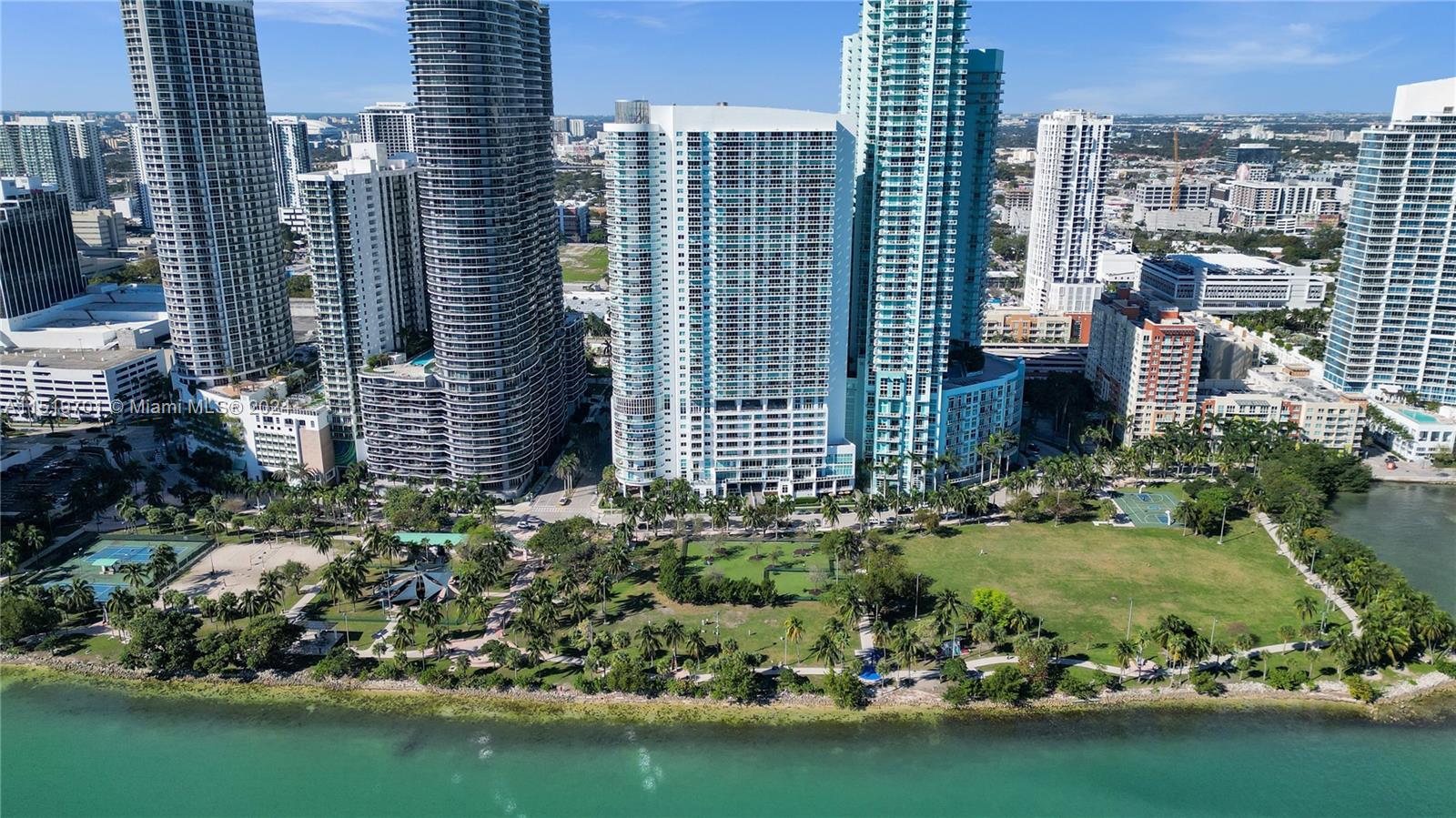 1800 CLUB CONDO - Residential Lease