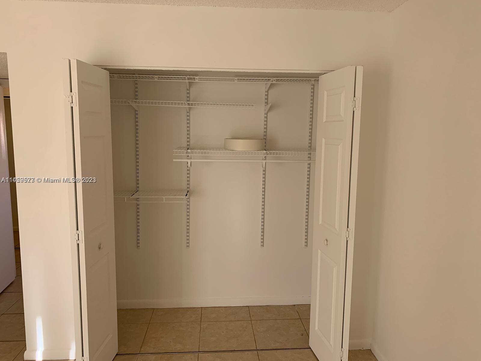 LAKESHORE AT UNIVERSITY P - Residential Lease