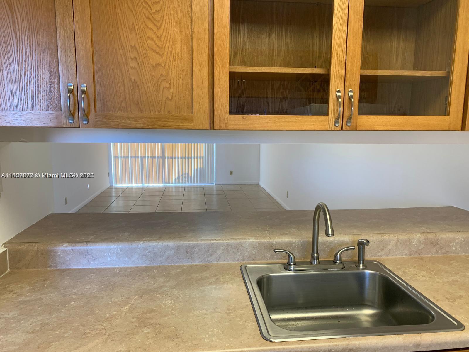 LAKESHORE AT UNIVERSITY P - Residential Lease