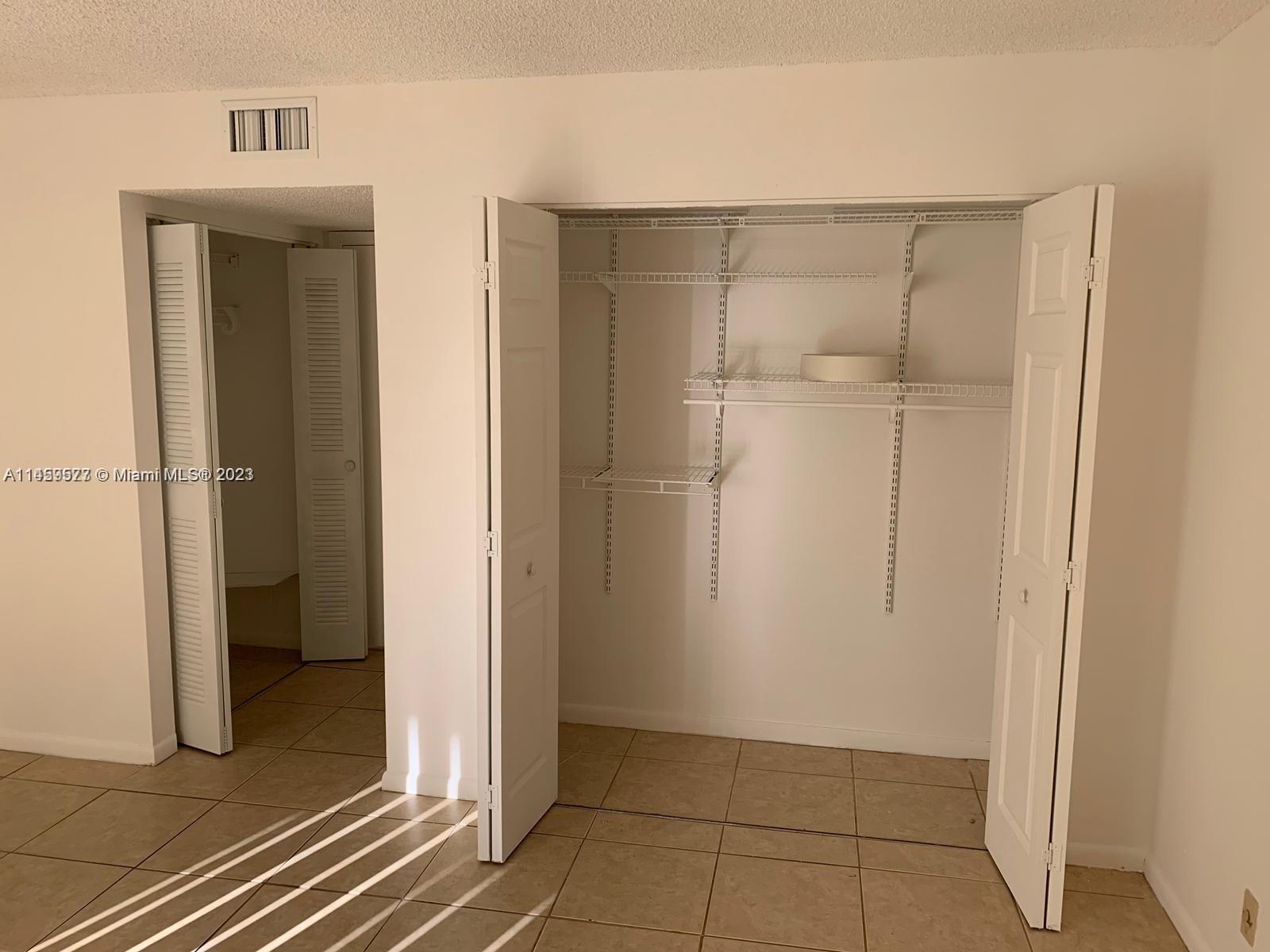 LAKESHORE AT UNIVERSITY P - Residential Lease