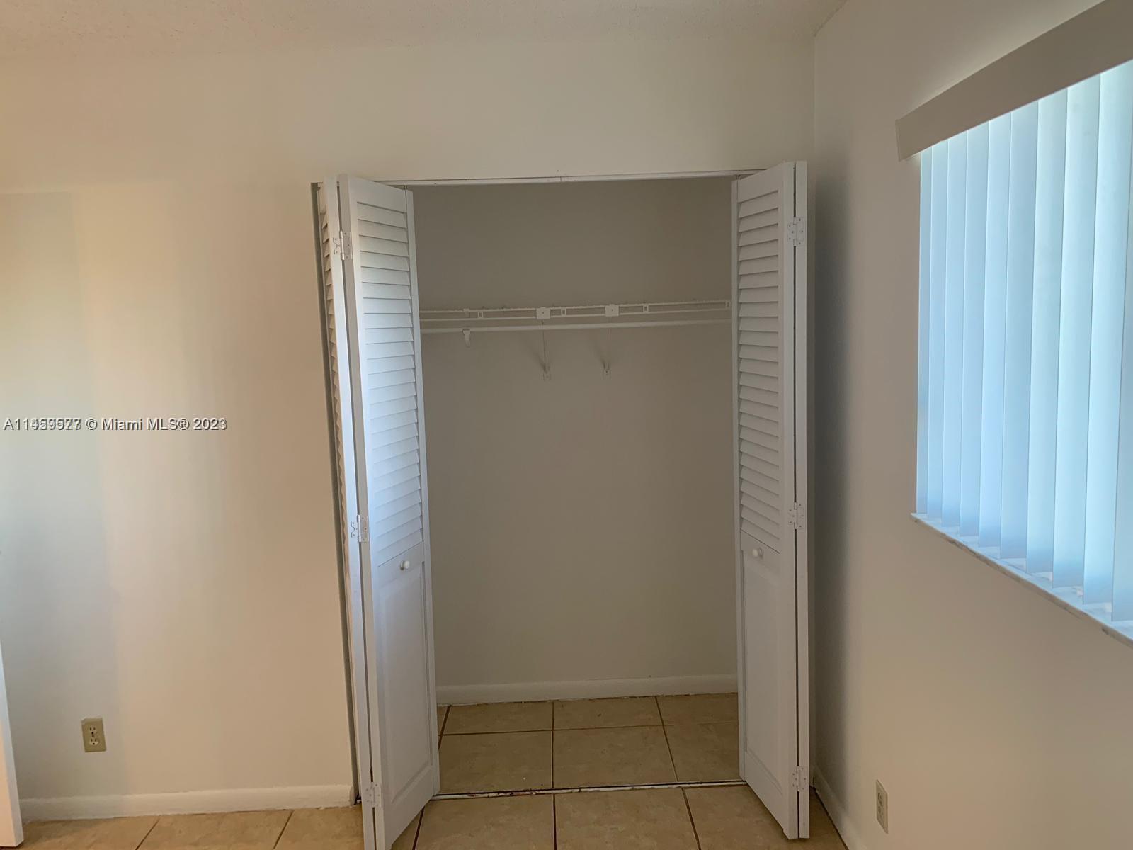 LAKESHORE AT UNIVERSITY P - Residential Lease