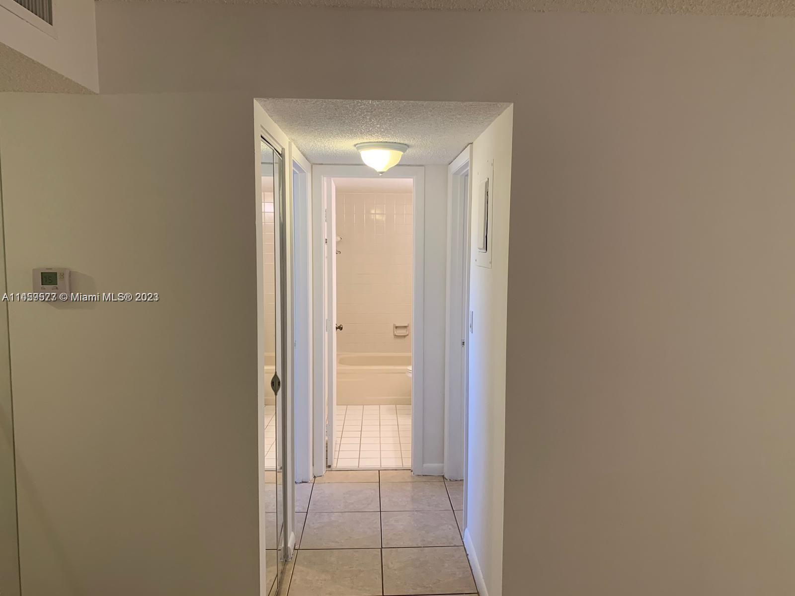 LAKESHORE AT UNIVERSITY P - Residential Lease