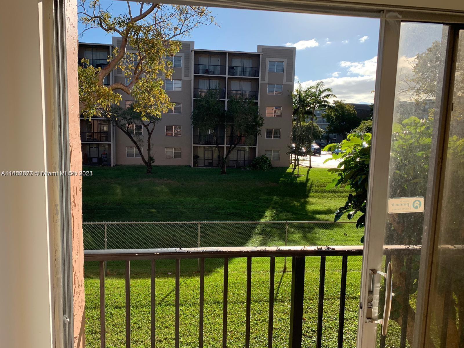 LAKESHORE AT UNIVERSITY P - Residential Lease