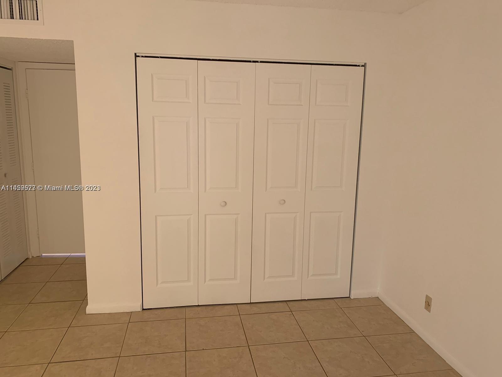 LAKESHORE AT UNIVERSITY P - Residential Lease