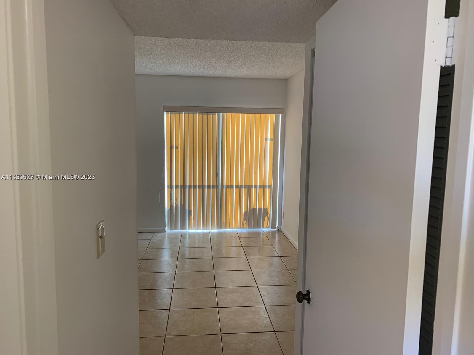 LAKESHORE AT UNIVERSITY P - Residential Lease