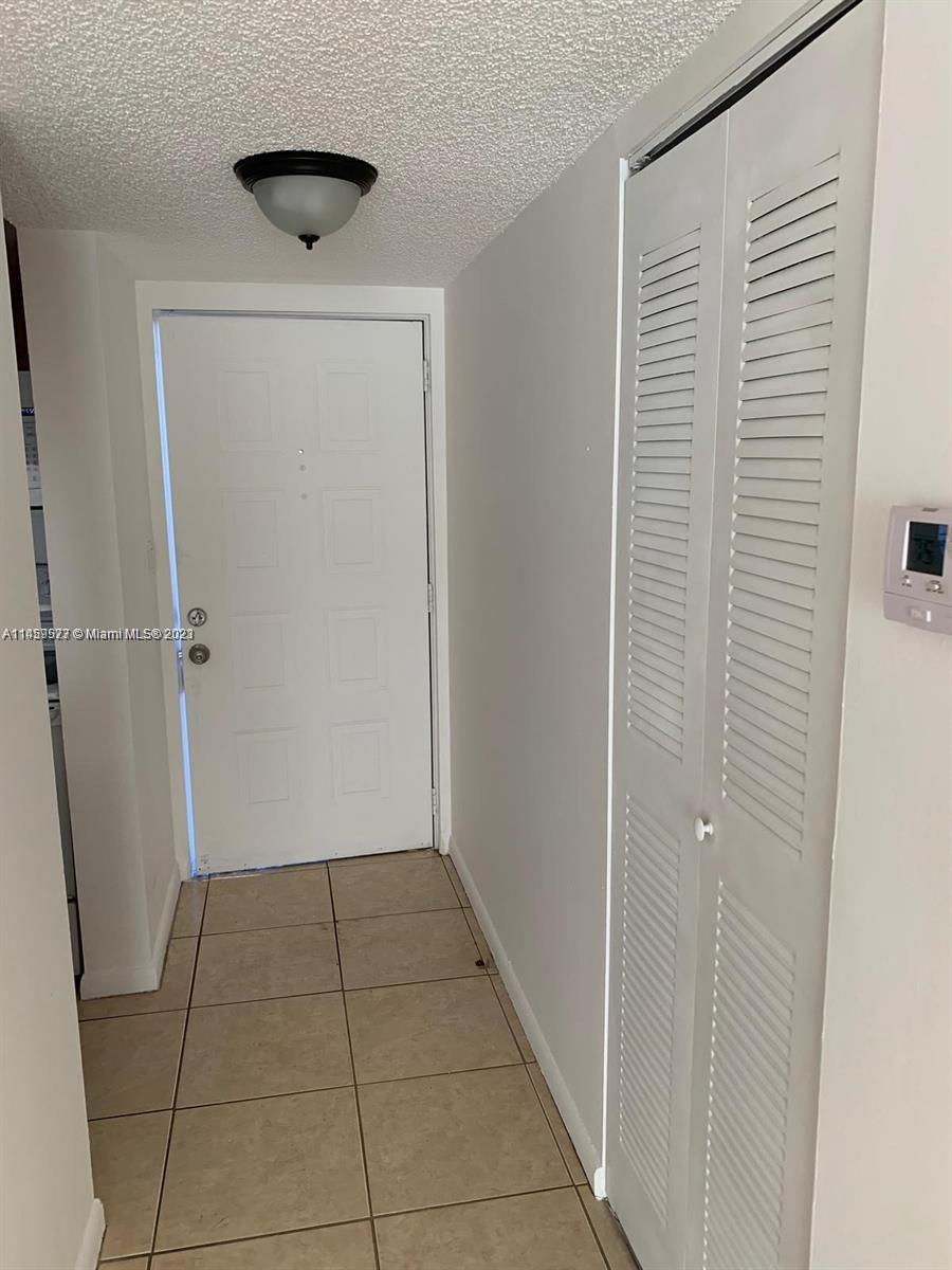 LAKESHORE AT UNIVERSITY P - Residential Lease