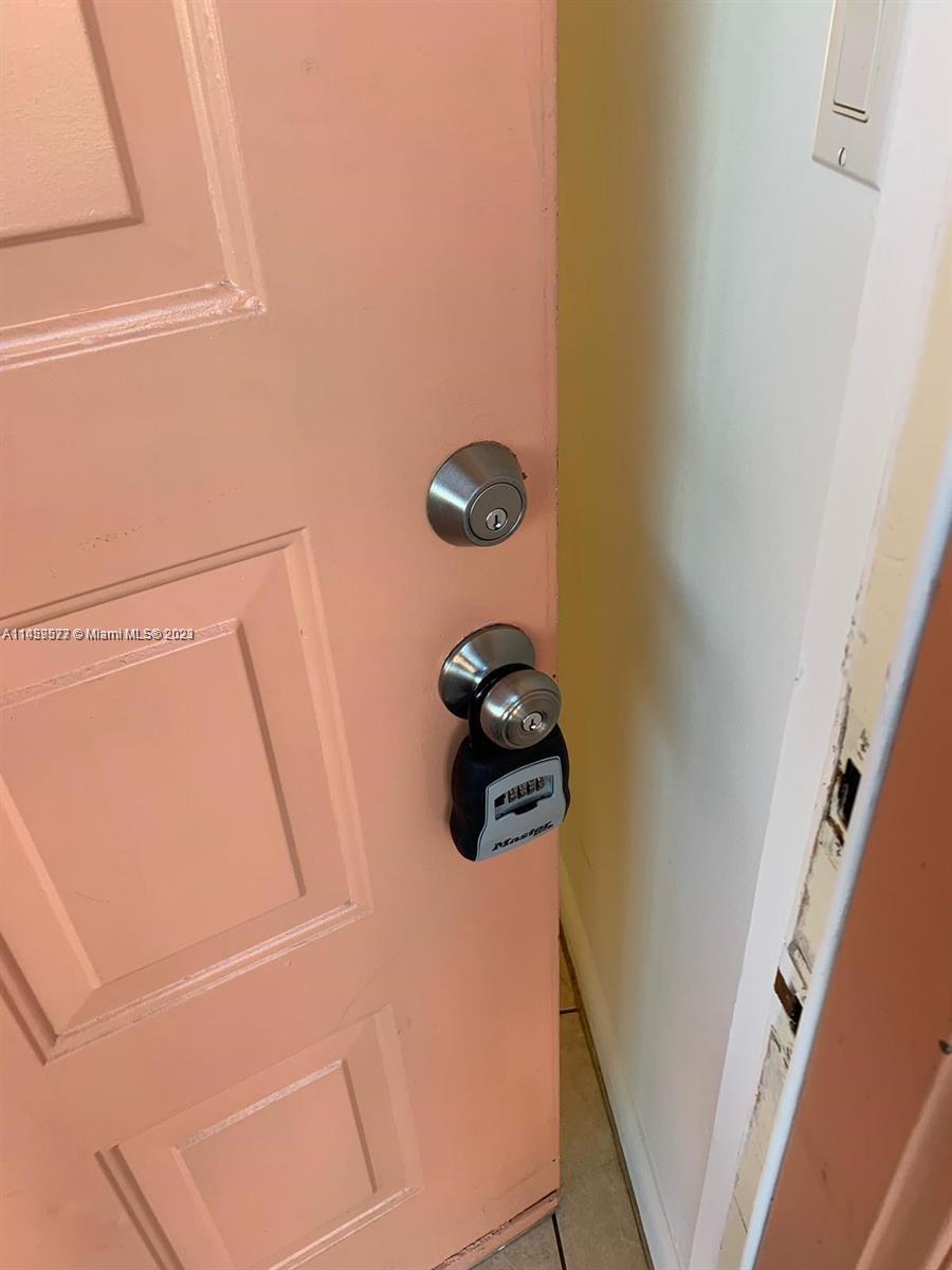 LAKESHORE AT UNIVERSITY P - Residential Lease