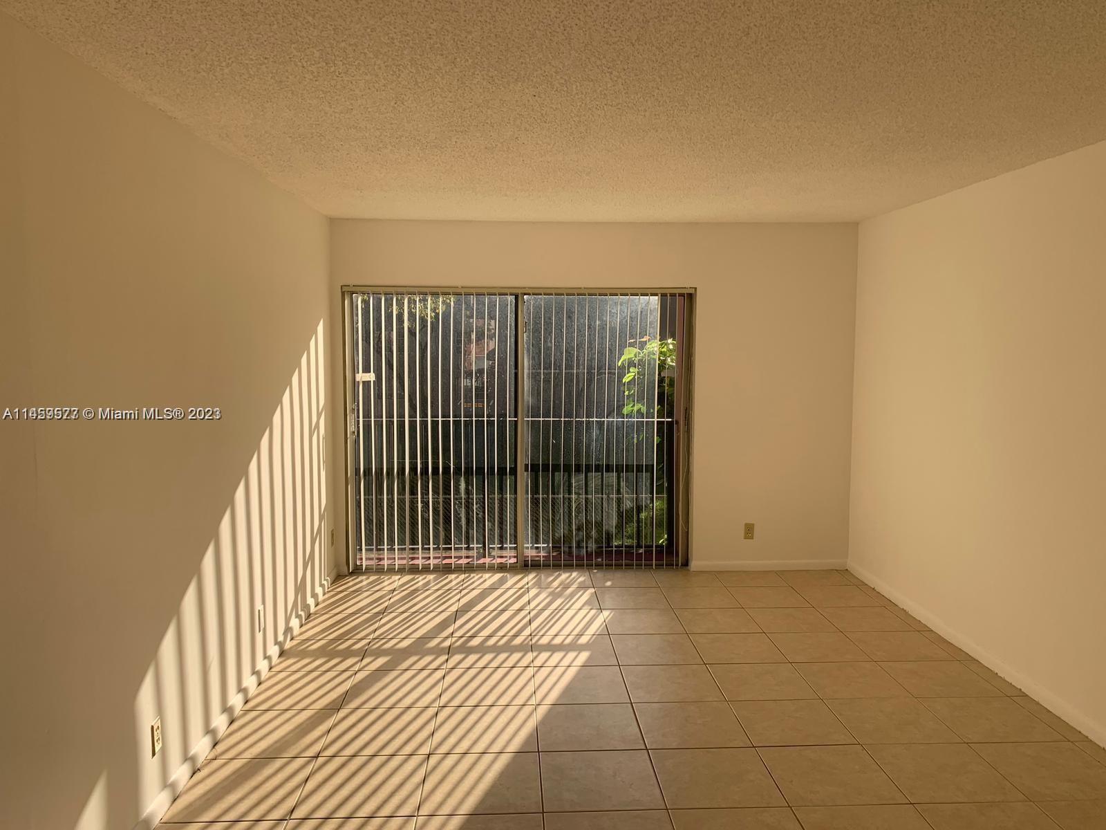 LAKESHORE AT UNIVERSITY P - Residential Lease