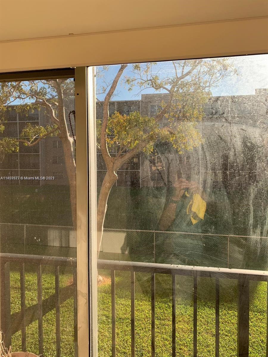 LAKESHORE AT UNIVERSITY P - Residential Lease