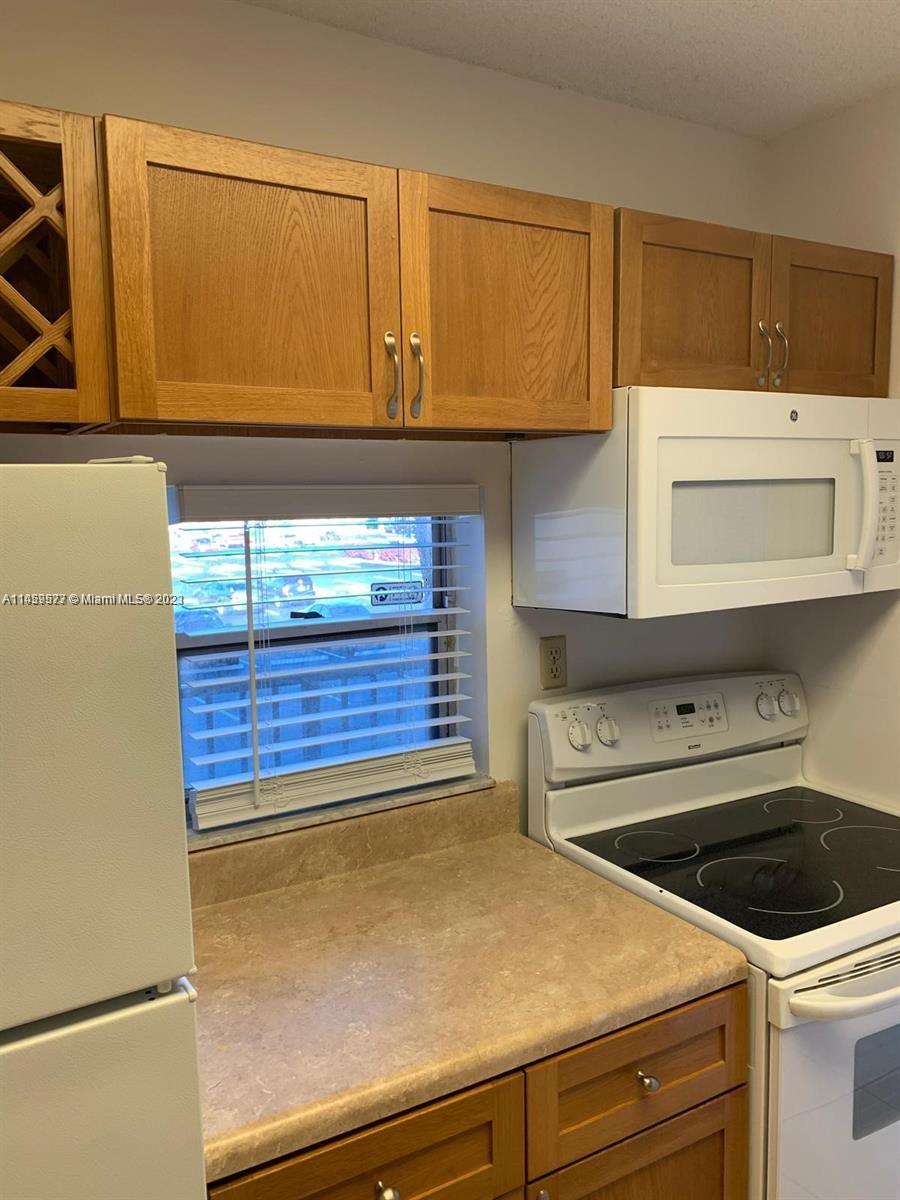 LAKESHORE AT UNIVERSITY P - Residential Lease