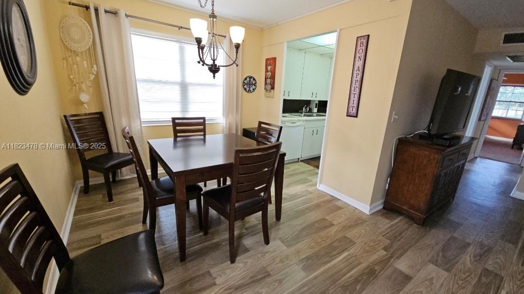 1044 Harwood D D