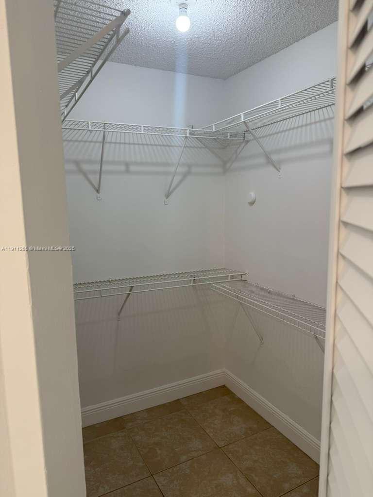 MARINA OAKS CONDO - Residential Lease