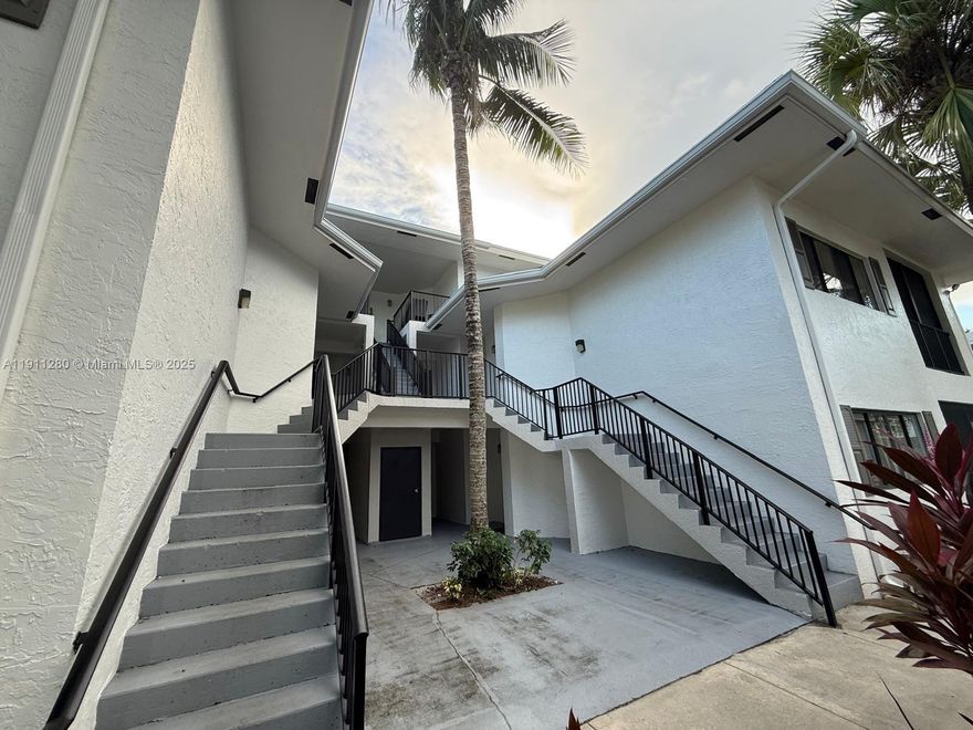 Beautiful 2 bedrooms, 2 baths apartment with washer and dryer inside unit; tile floors throughout;  stainless steel appliances in kitchen; great community with pool, gym and tennis court. Conveniently located near mayor highways, shops, restaurants and Ft. Lauderdale Airport and 20 min drive to the las Olas Blvd Beach. A must see!