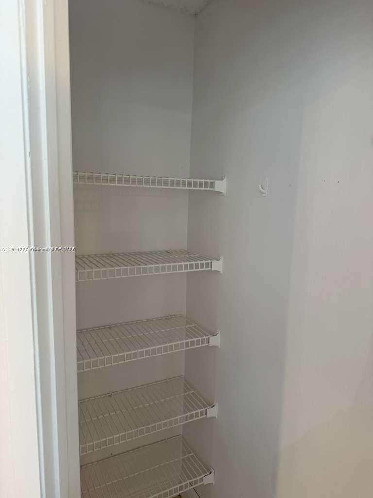 MARINA OAKS CONDO - Residential Lease