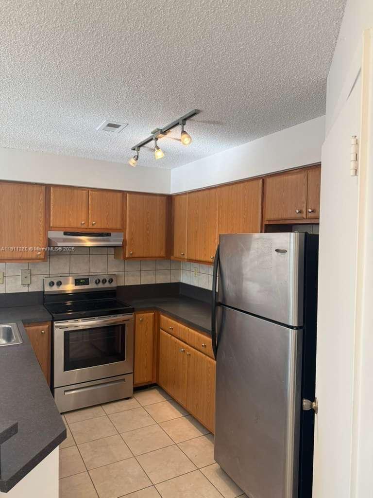 MARINA OAKS CONDO - Residential Lease