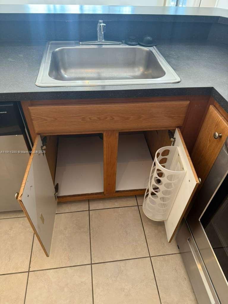 MARINA OAKS CONDO - Residential Lease