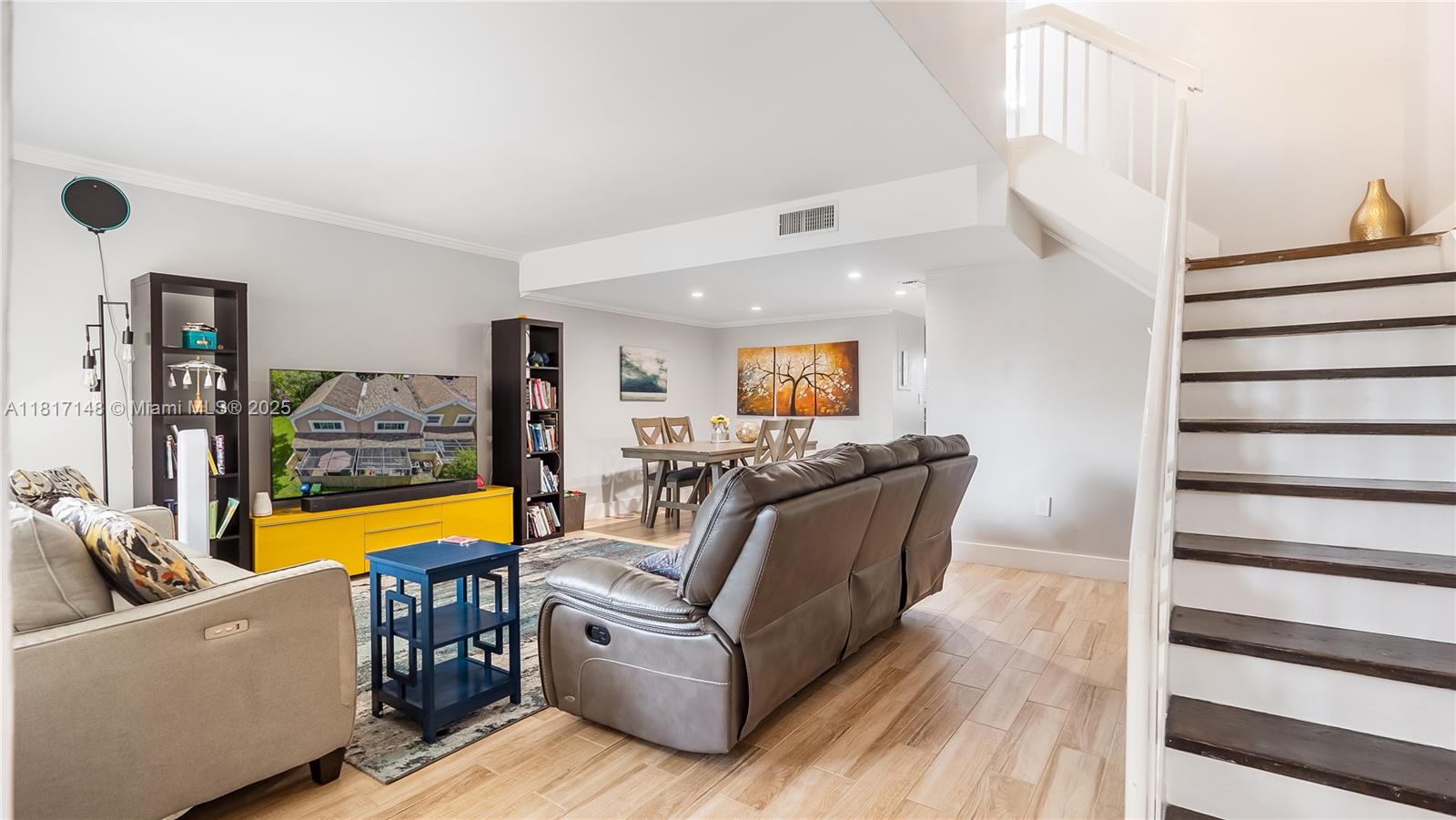 PEMBROKE LAKES SECTION SE - Residential