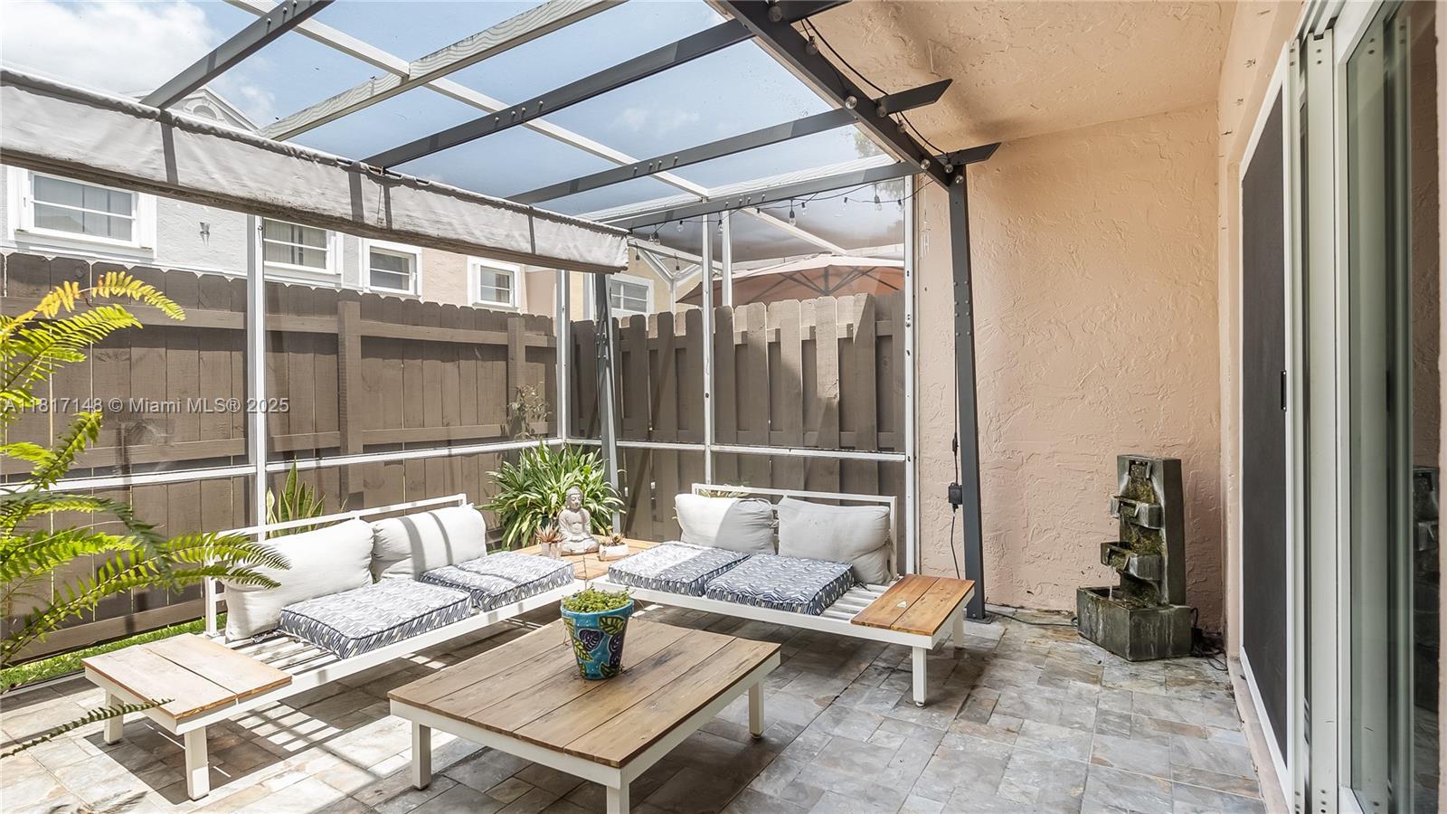 PEMBROKE LAKES SECTION SE - Residential