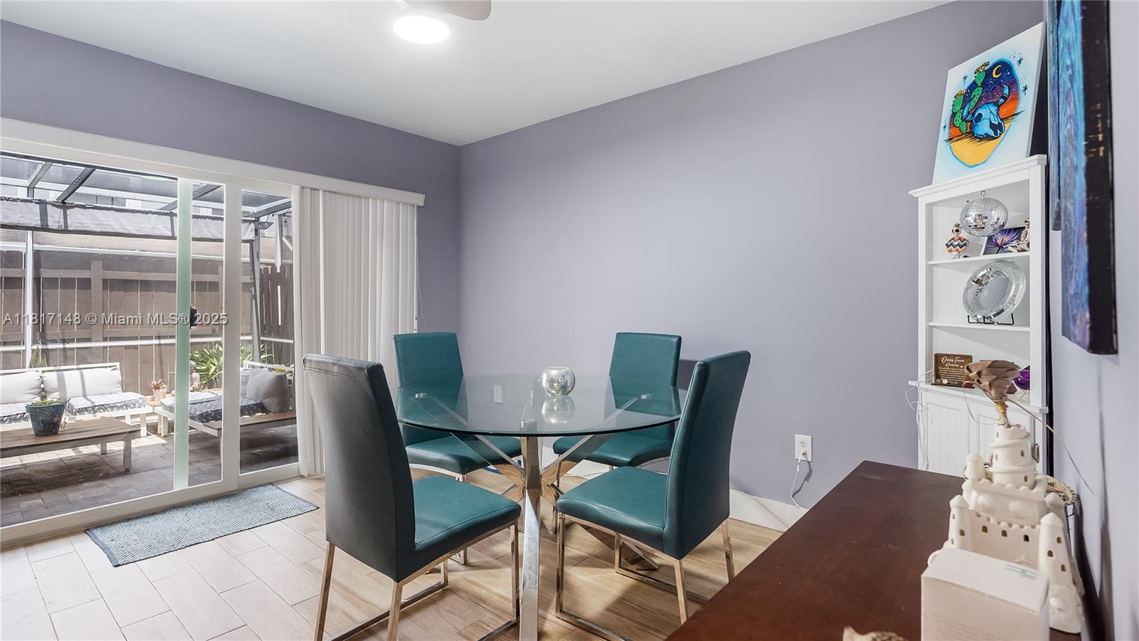 PEMBROKE LAKES SECTION SE - Residential