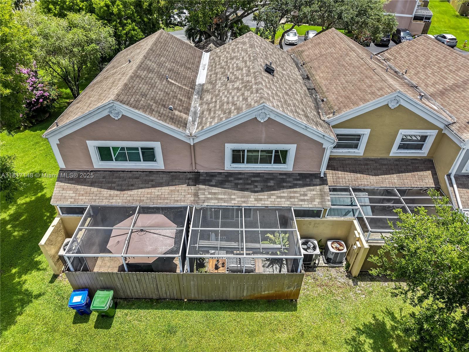 PEMBROKE LAKES SECTION SE - Residential
