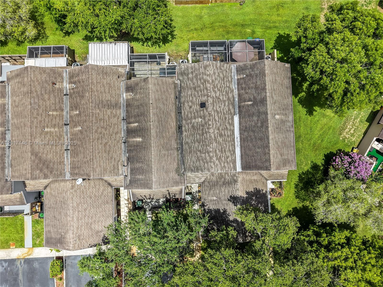 PEMBROKE LAKES SECTION SE - Residential