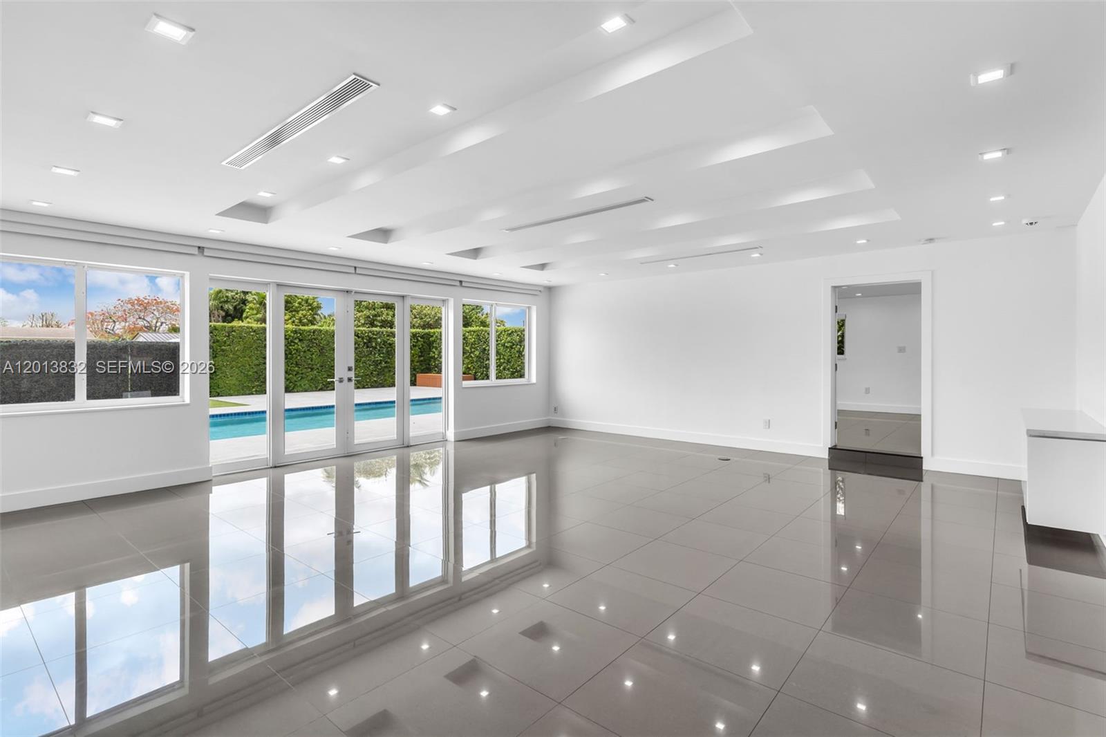 SOUTHERN ESTATES 14TH ADD - Residential