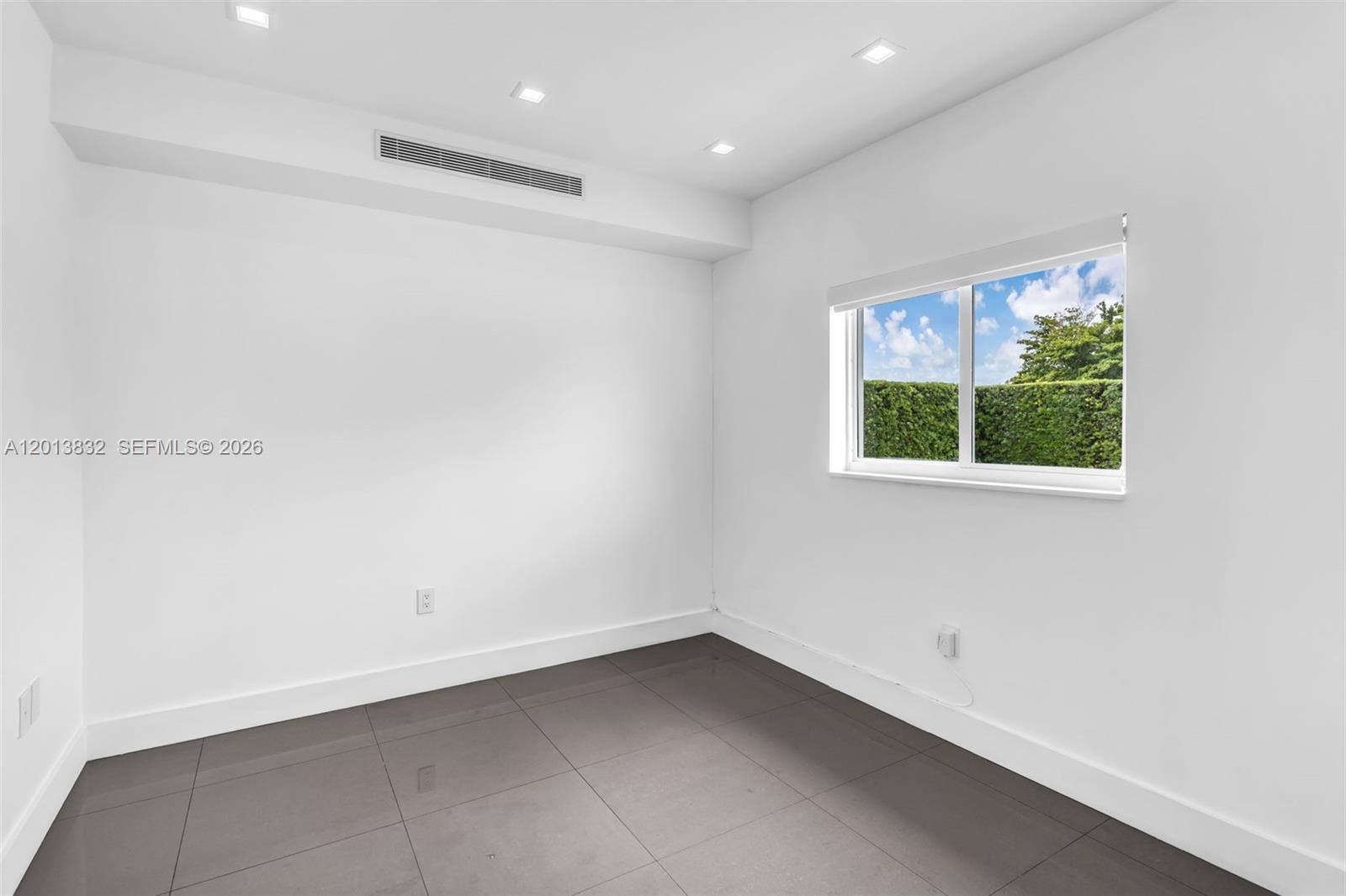 SOUTHERN ESTATES 14TH ADD - Residential