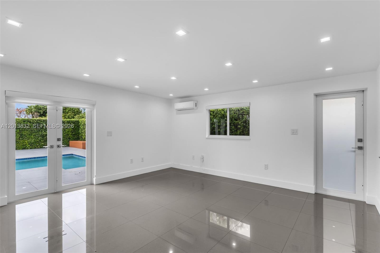 SOUTHERN ESTATES 14TH ADD - Residential