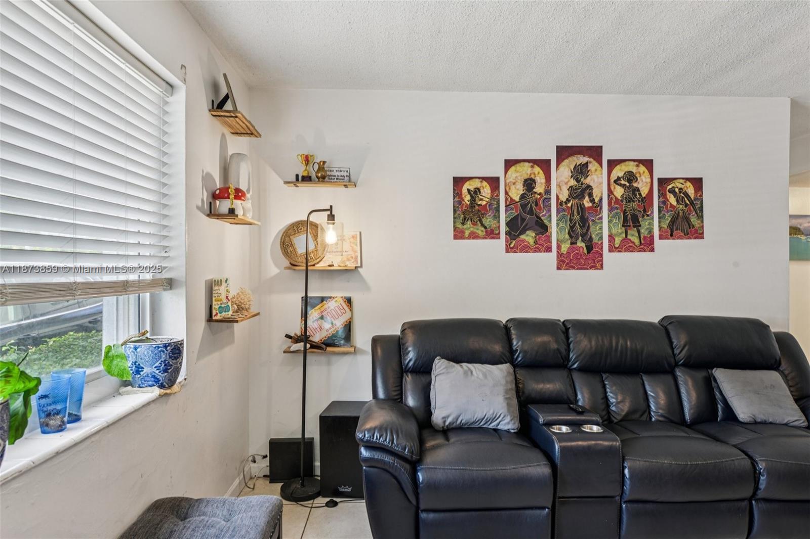 PARADISE GARDENS III COND - Residential