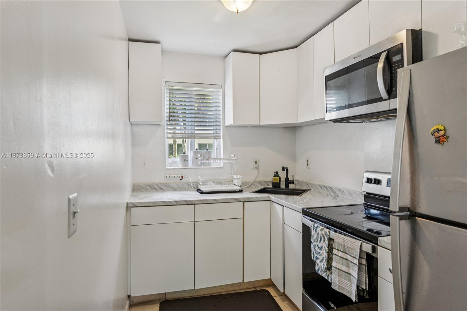 PARADISE GARDENS III COND - Residential