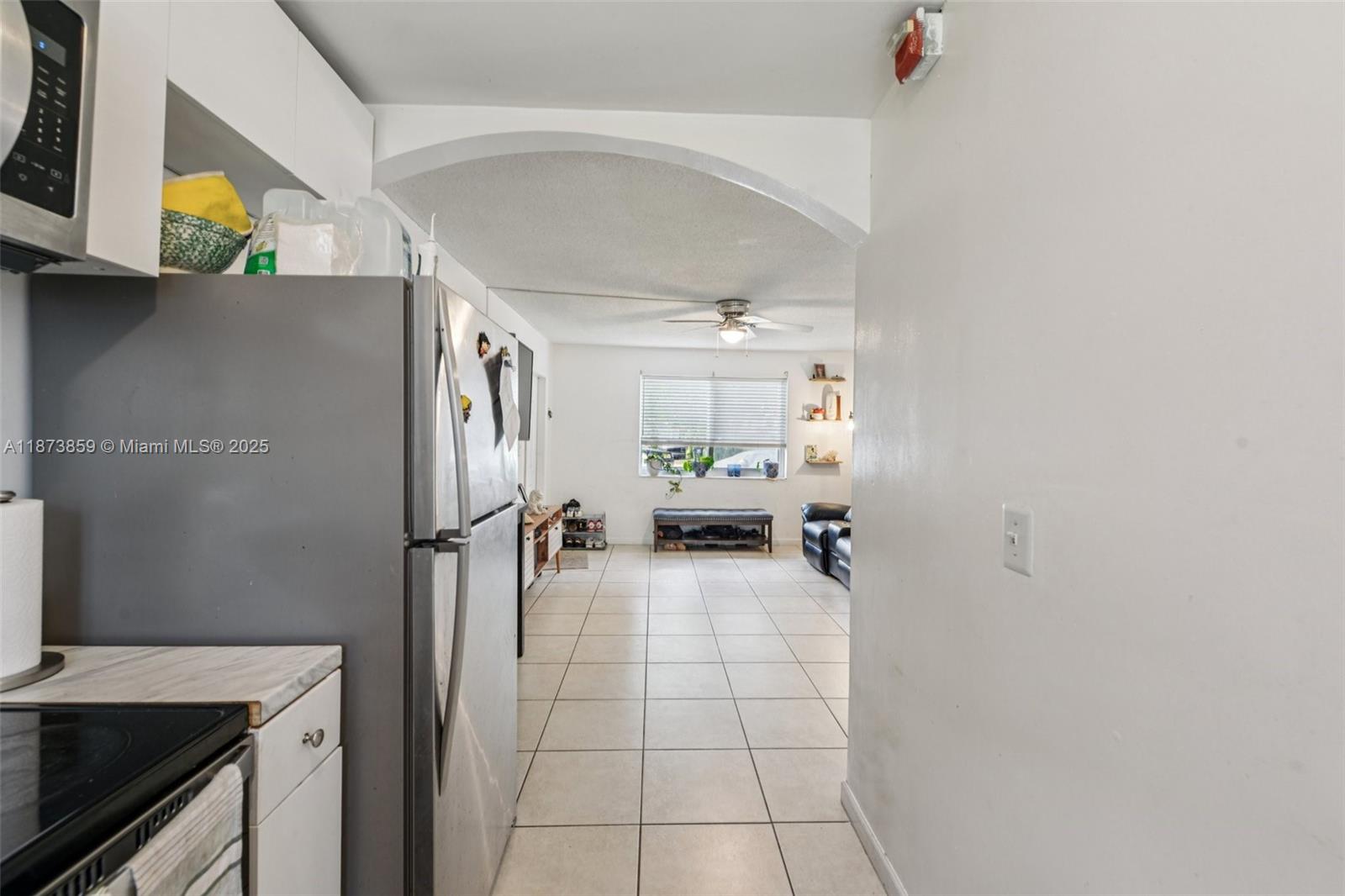 PARADISE GARDENS III COND - Residential