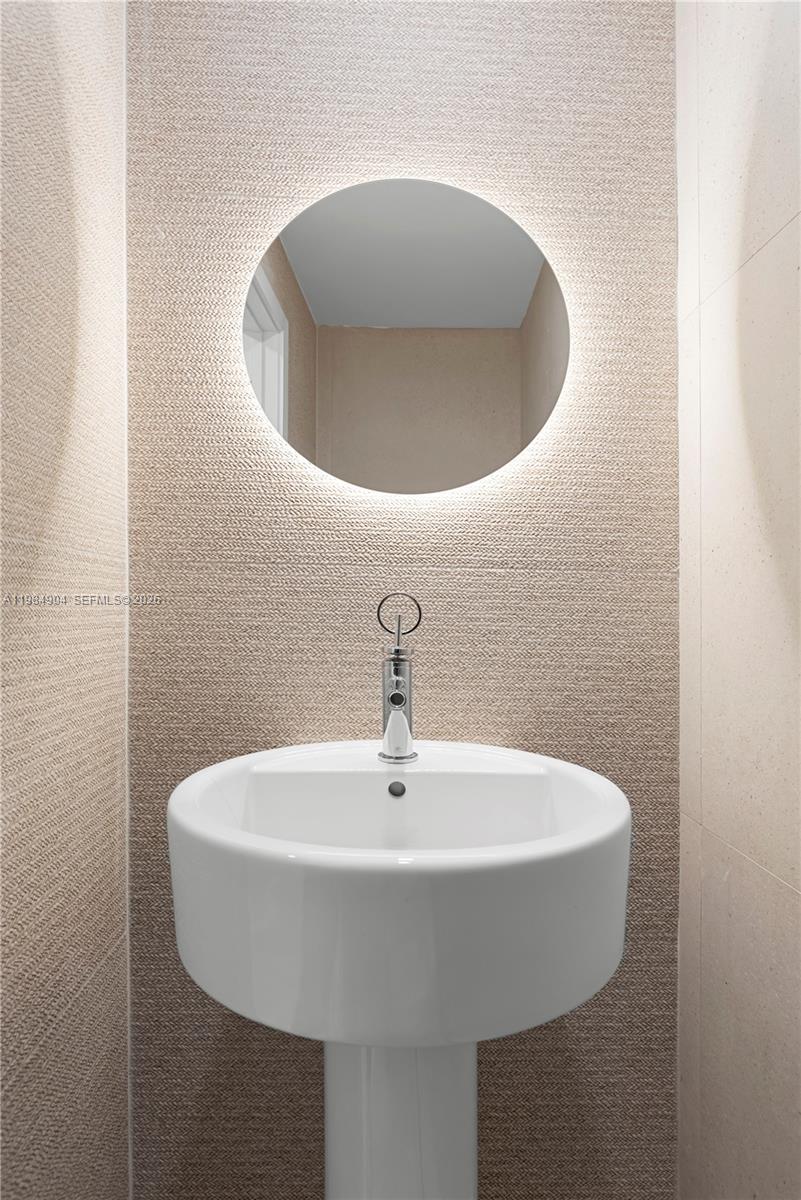 ONE THOUSAND VENETIAN WAY - Residential Lease