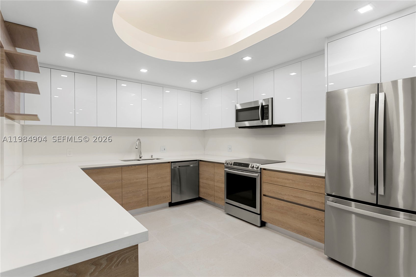 1000 Venetian Way 303