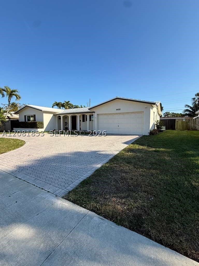 4450 NW 9th St