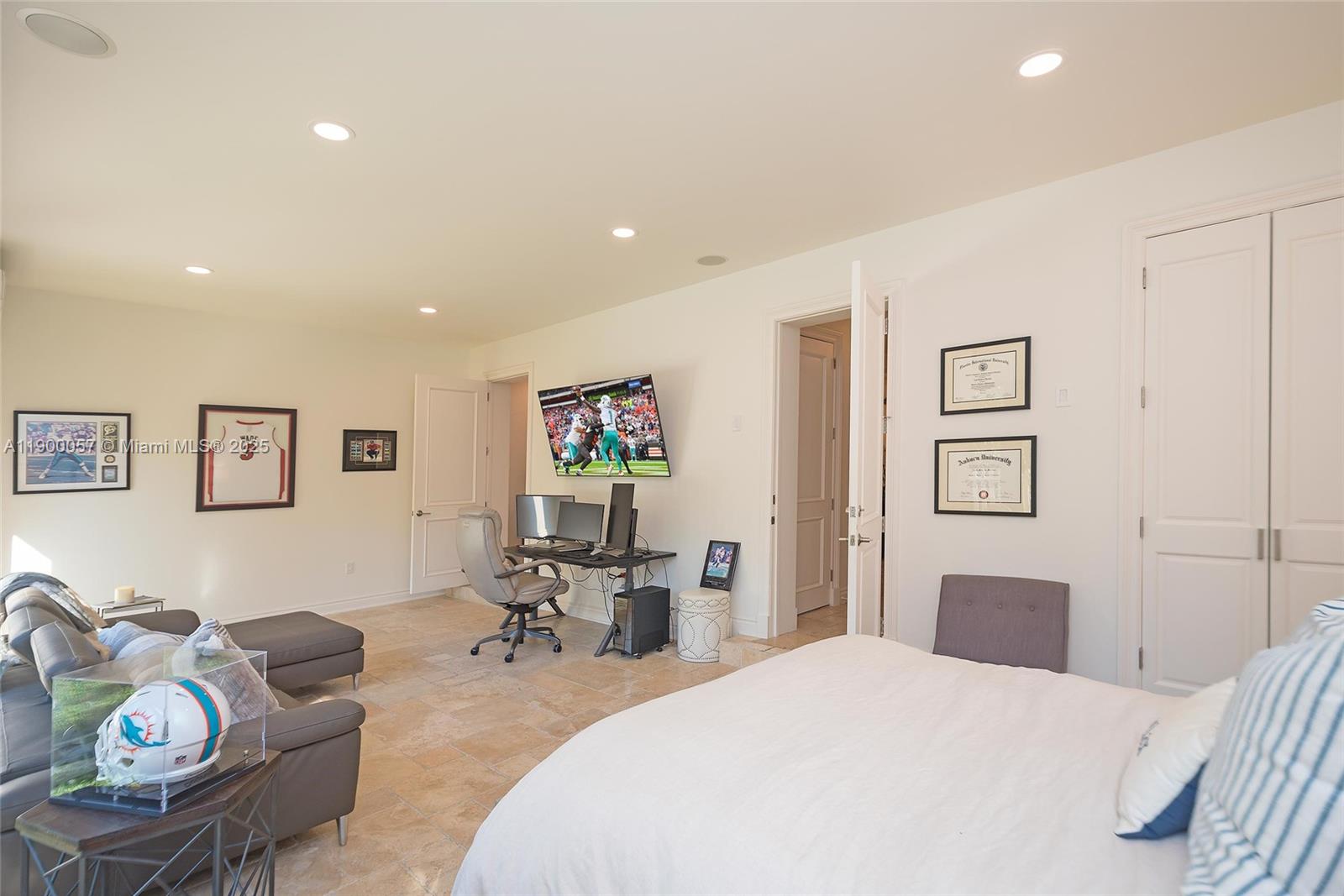 PORTO VECCHIO AT PARADISE - Residential