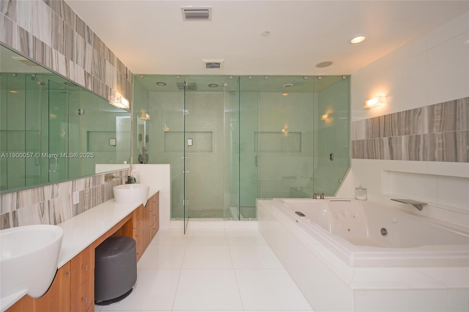 PORTO VECCHIO AT PARADISE - Residential