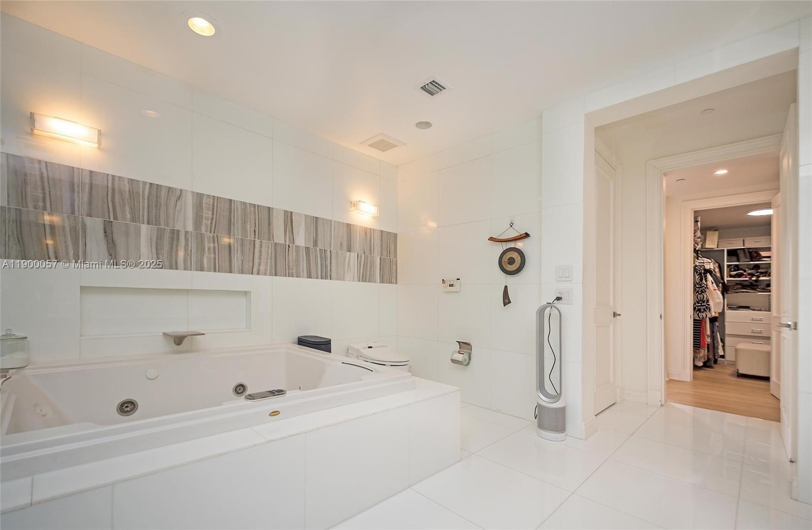 PORTO VECCHIO AT PARADISE - Residential