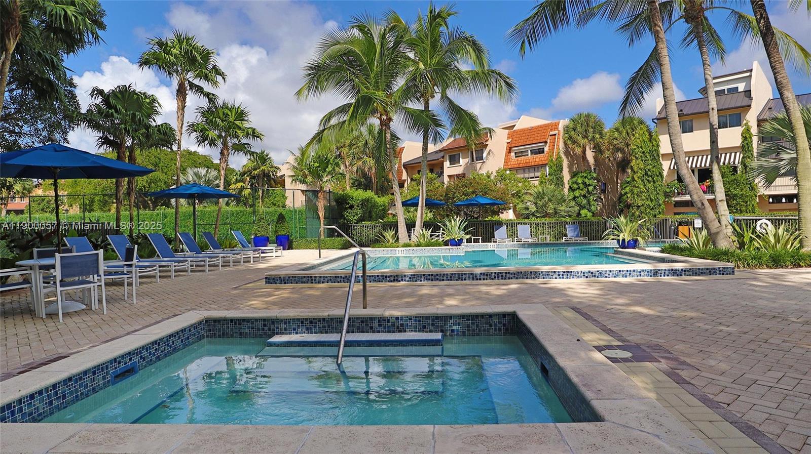 PORTO VECCHIO AT PARADISE - Residential