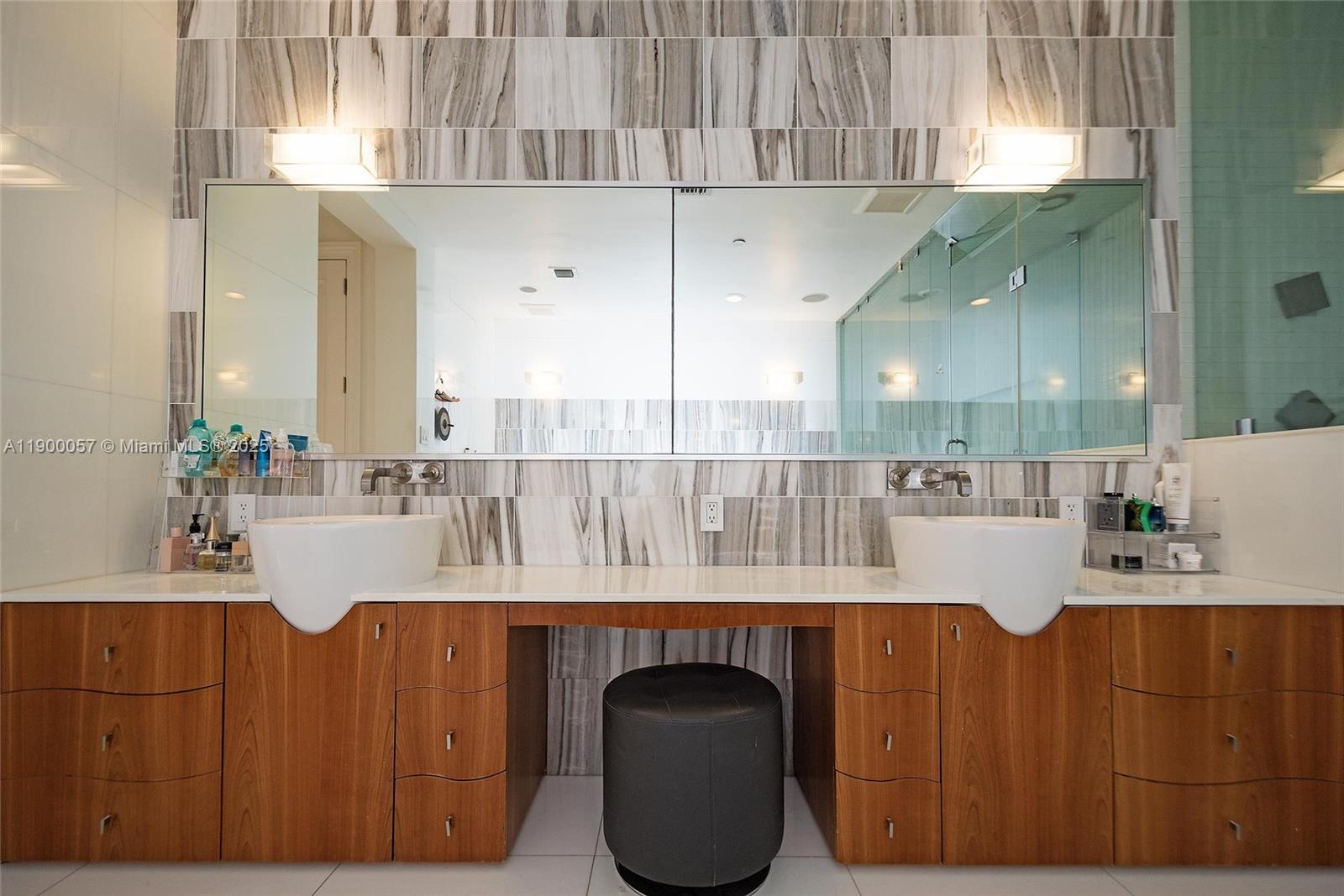 PORTO VECCHIO AT PARADISE - Residential