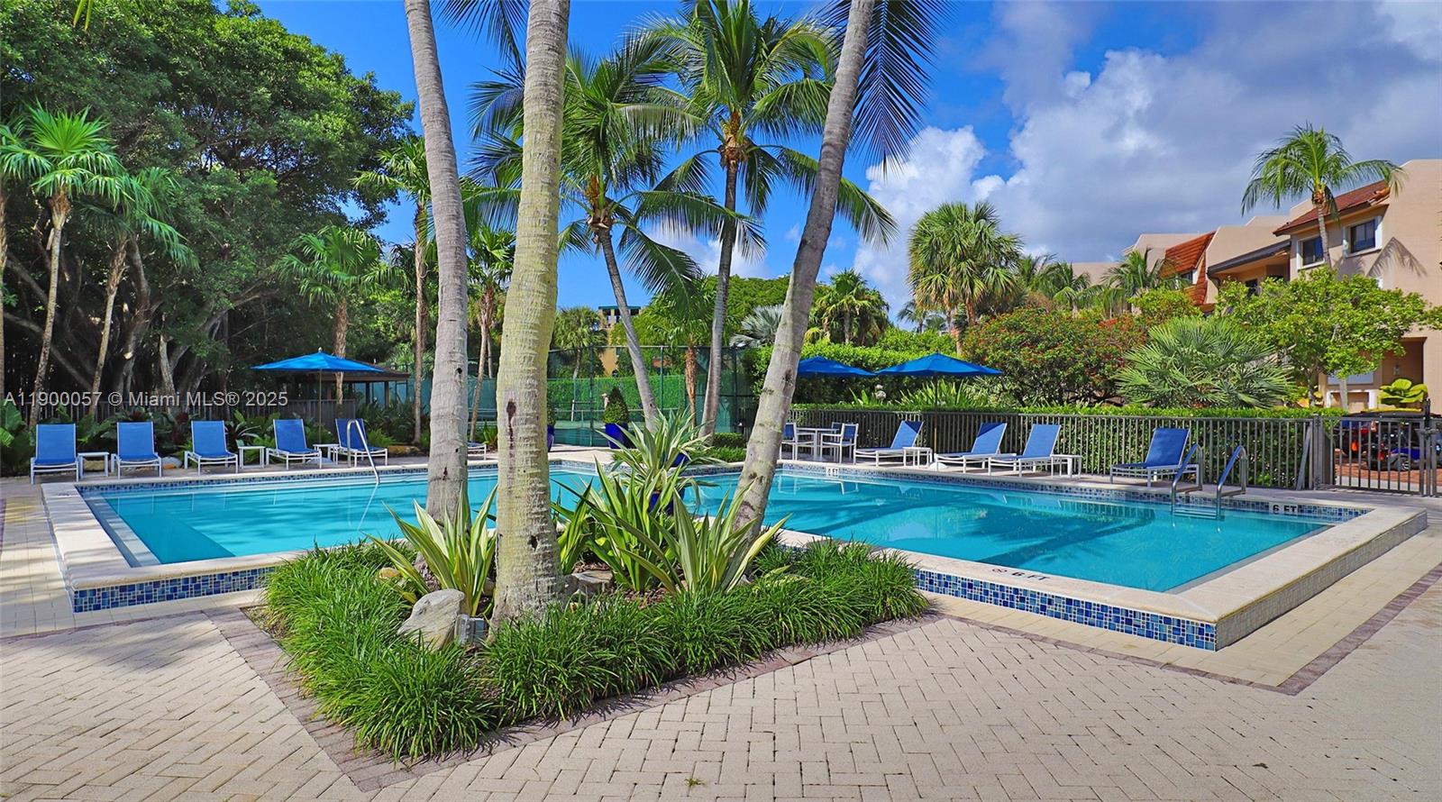 PORTO VECCHIO AT PARADISE - Residential