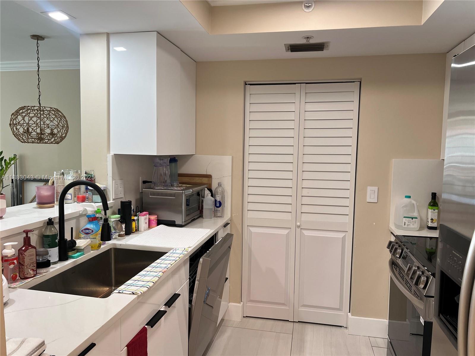 PALMETTO PLACE CONDO - Residential