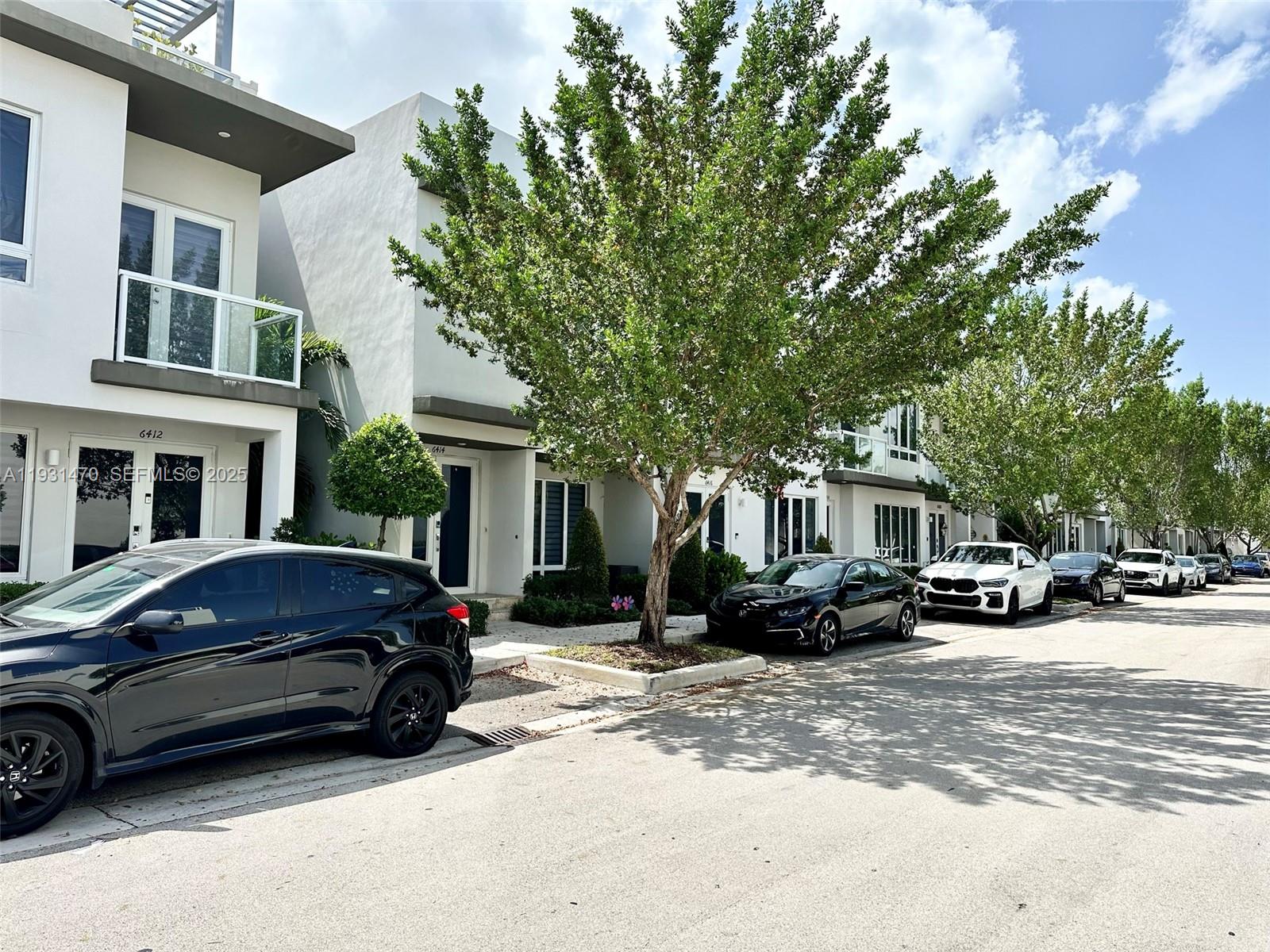 LANDMARK AT DORAL - Residential Lease