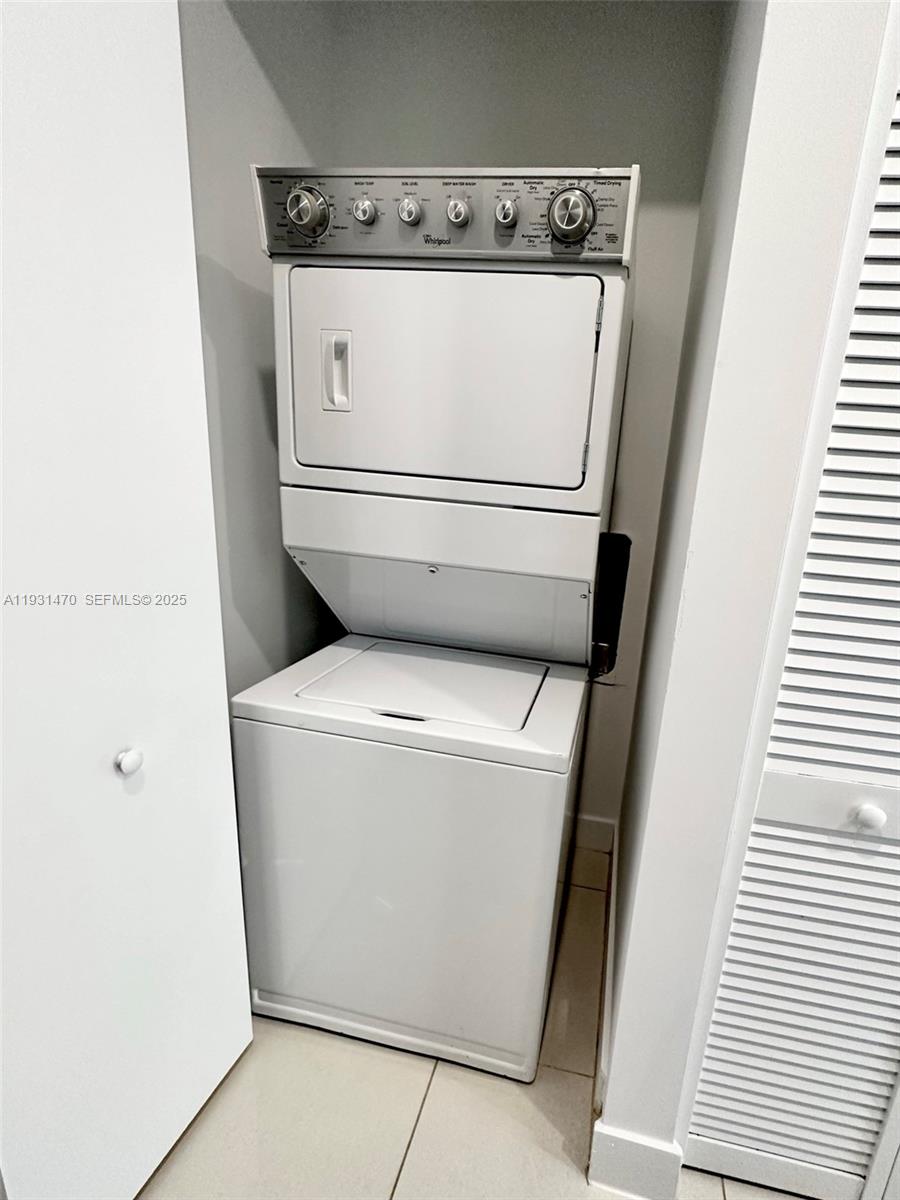 LANDMARK AT DORAL - Residential Lease