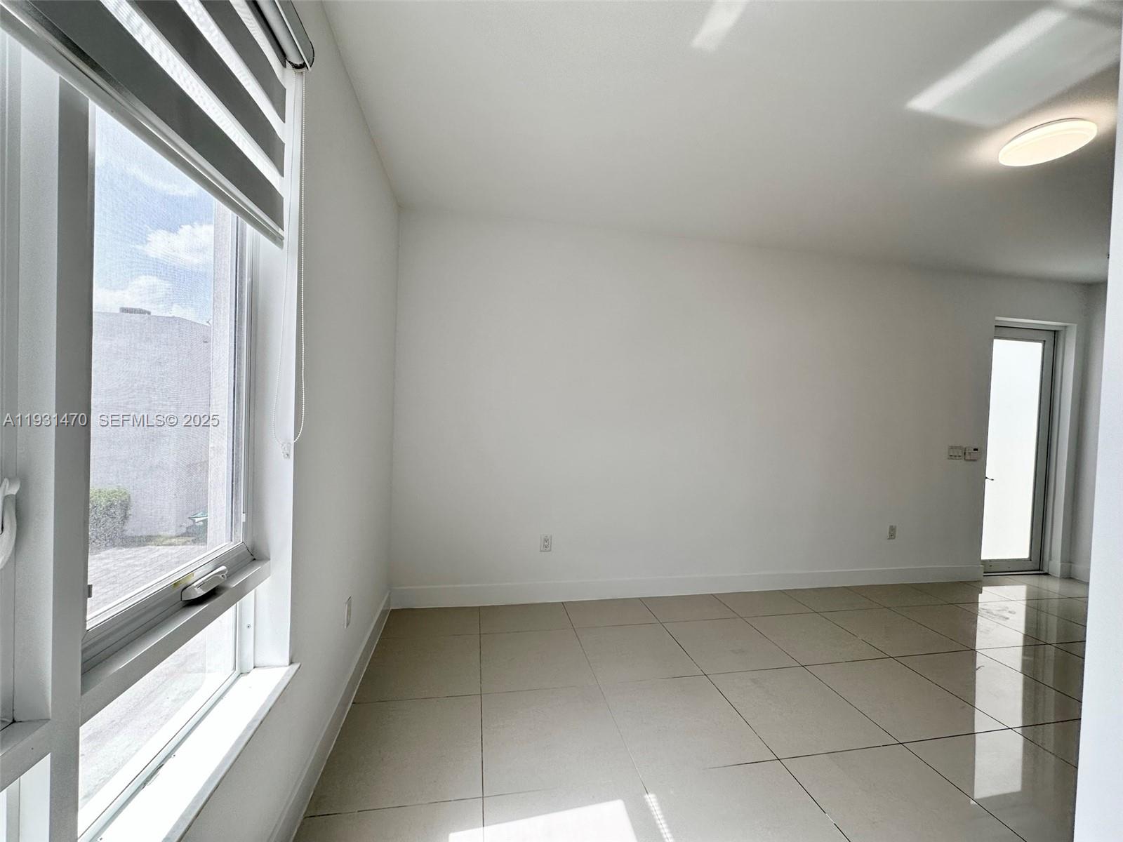 LANDMARK AT DORAL - Residential Lease